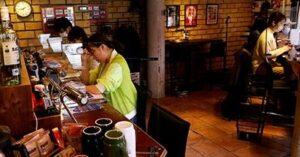Quán cà phê 'chống trì hoãn' dành riêng cho người chạy deadline ở Nhật