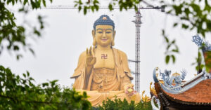 Vạn du khách đổ về ngôi chùa có tượng Phật cao 72m, trái tim ngọc nặng 1 tấn ở Hà Nội