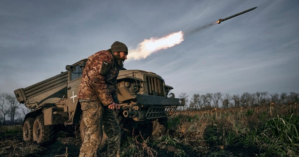 Ukraine chặn đà tấn công dồn dập của Nga tại 6 khu vực ở Bakhmut