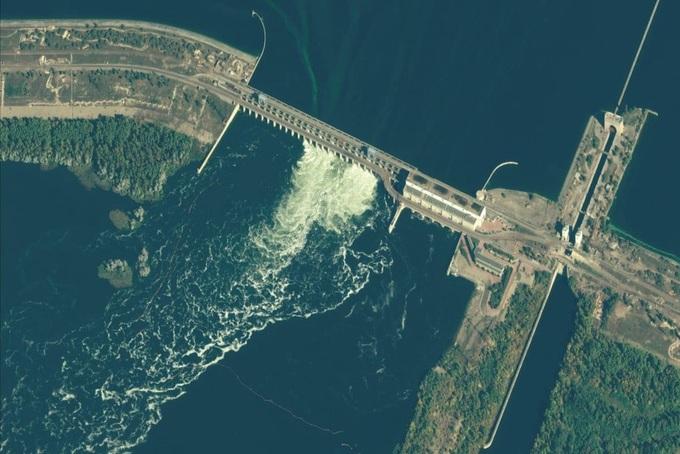Ảnh vệ tinh cho thấy hư hại của đập Nova Kakhovka
