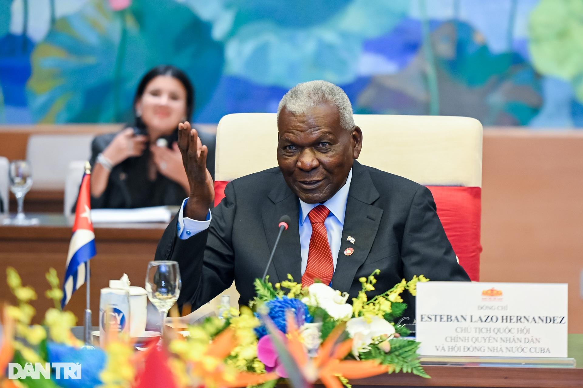 Chủ tịch Quốc hội Vương Đình Huệ nhận Huân chương của Nhà nước Cuba - 3