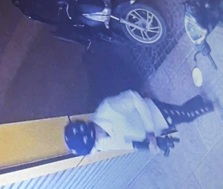 Hình ảnh cắt từ clip ghi lại vụ cướp