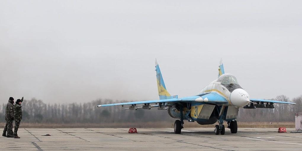 Vì sao Không quân Ukraine vẫn có thể tác chiến dù bị Nga áp đảo? - 1