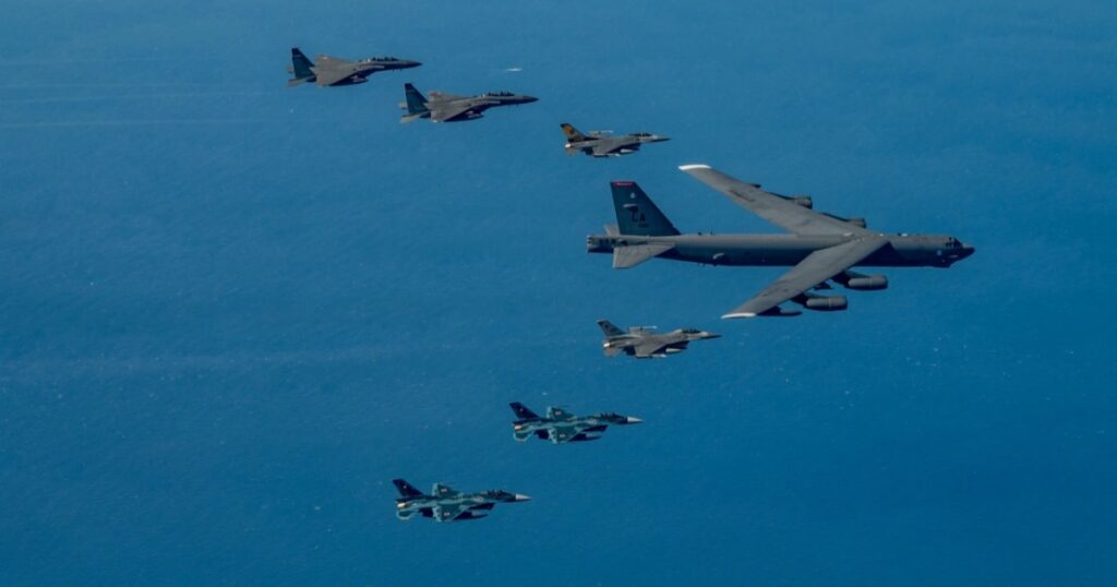 Mỹ - Nhật Bản - Hàn Quốc lần đầu tập trận không quân chung