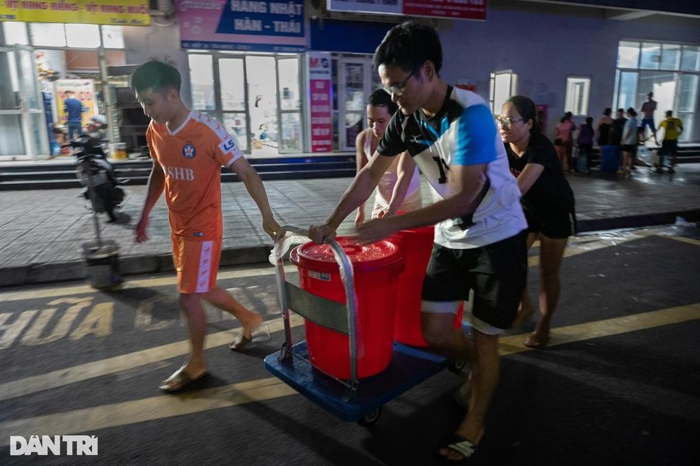 Hàng nghìn người dân bị cắt nước sạch: Hà Nội đưa ra giải pháp - 1