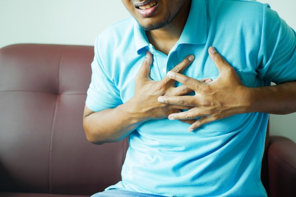 Cúm làm tăng nguy cơ đau tim đến 6 lần - 1