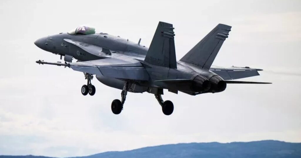 Lý do Ukraine đề nghị phương Tây cung cấp F-18 và lá chắn THAAD