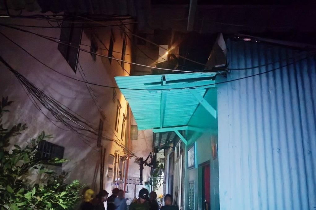 Cháy nhà ở TPHCM, bé gái 8 tuổi tử vong - 2