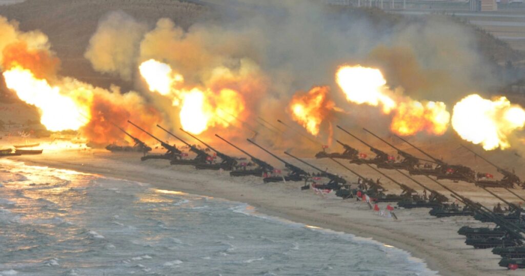 Triều Tiên bắn hàng trăm quả đạn pháo, Hàn Quốc ra lệnh sơ tán dân 2 đảo