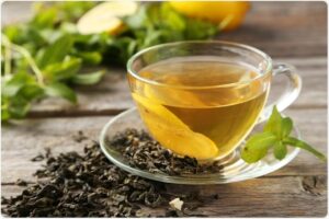 Rủi ro và tác dụng phụ khi uống trà xanh bạn cần biết